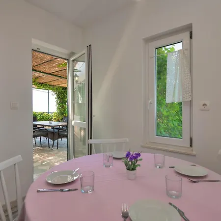 Cozy In With Kitchen Holiday home *